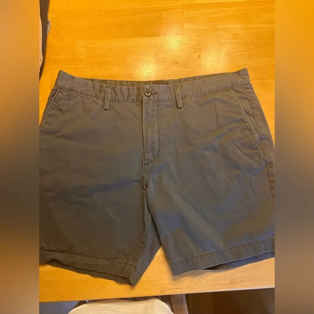 GAP Mens Gray Casual Shorts NWOT summer business casual beach size 40